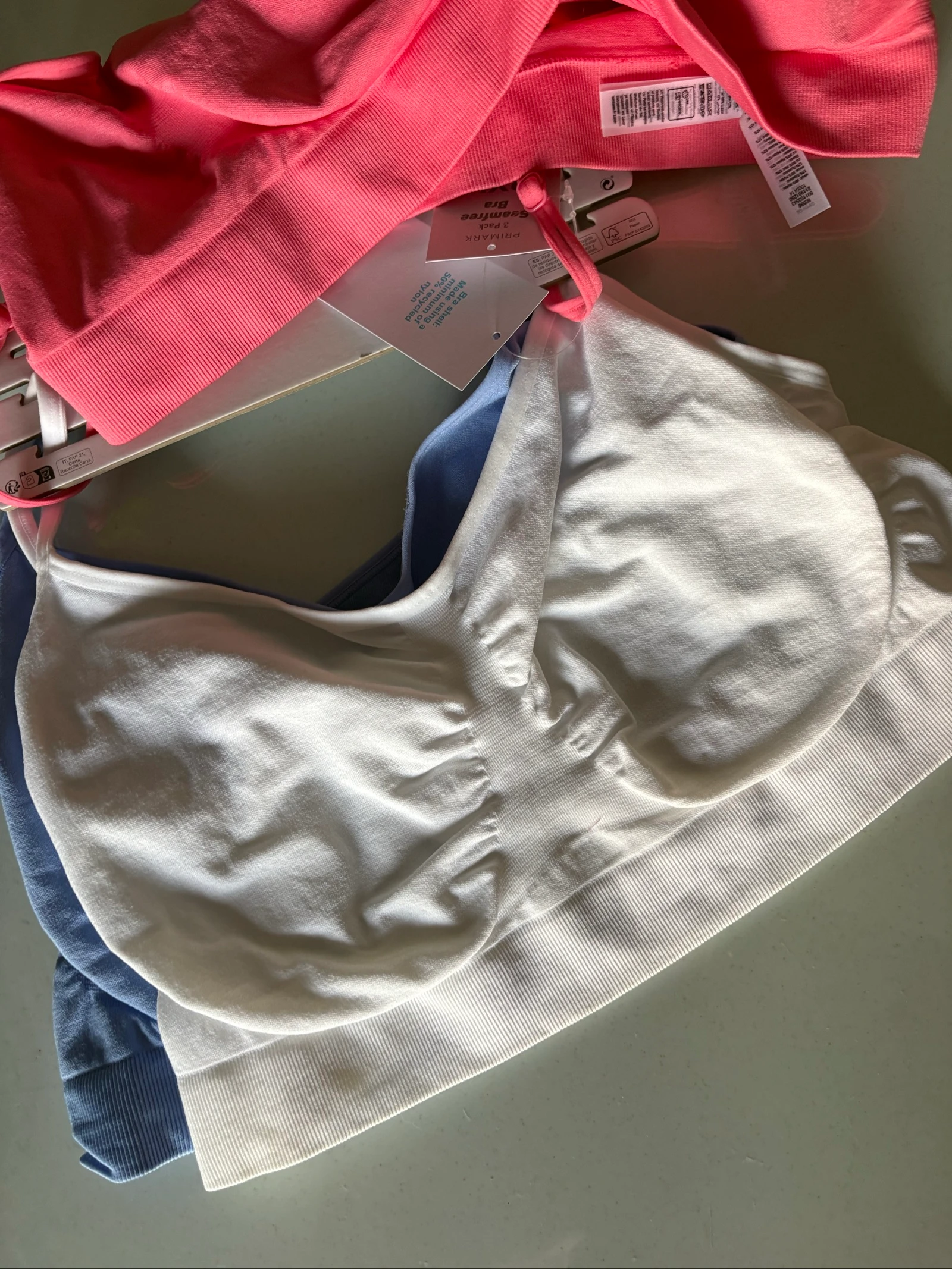 pack 3 bralettes sin costuras primark 2xl 50-52 top confort seamless bra set coral blanco azul – photo 9